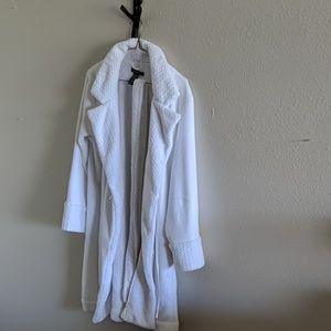 Liz Claiborne White Plush Robe